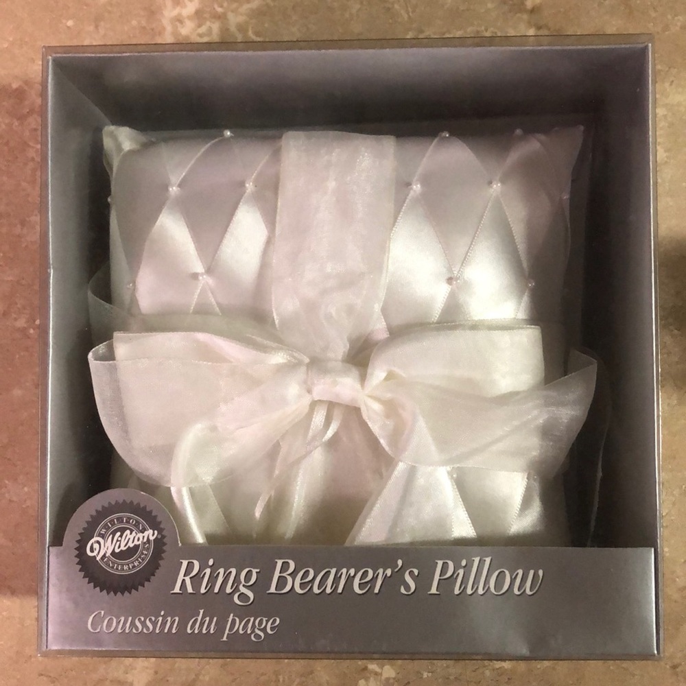 Wedding items - Picture 2 of 7